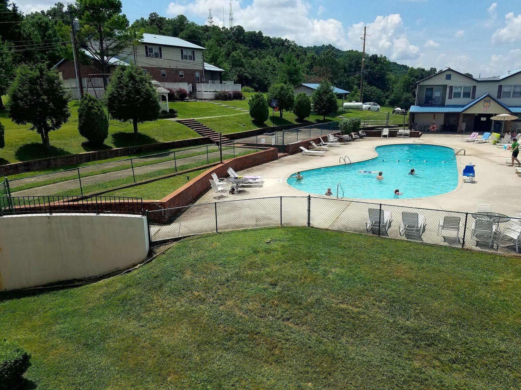 Baymont By Wyndham Cookeville Extérieur photo